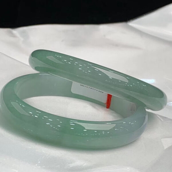 "Eternal Harmony – Natural Green Jade Bracelet" - Image 2